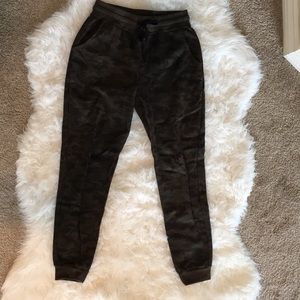 Forever 21 Camo Sweatpants NWOT
